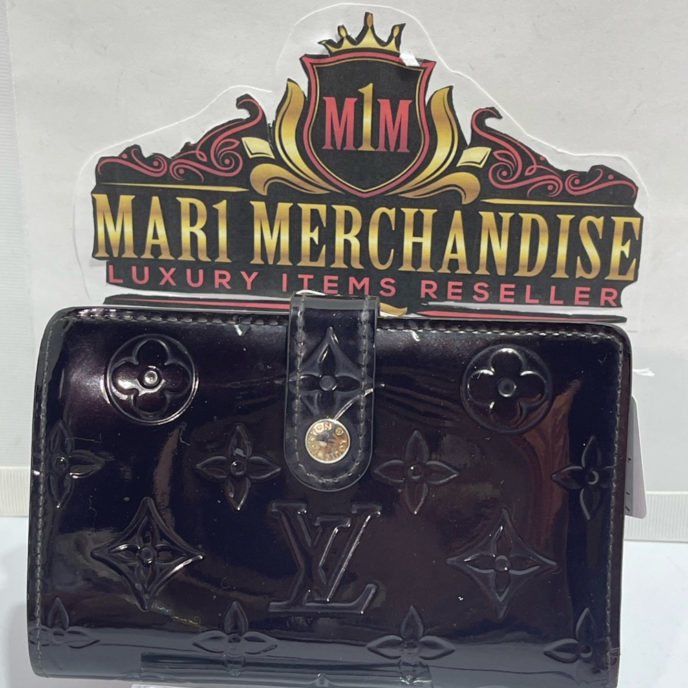 Louis Vuitton Kisslock Wallet in Amarante, preloved. - Picture 4 of 16